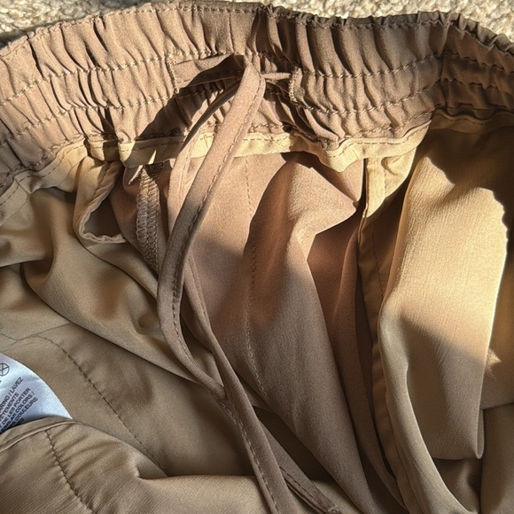 Men's Zyia Tan Pants NWOT - Picture 3 of 3